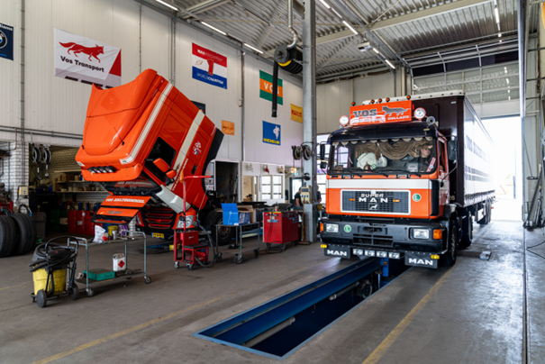 100 jaar Vos transport – Eigen onderhoud, eigen planning en het aannemen van vrachten