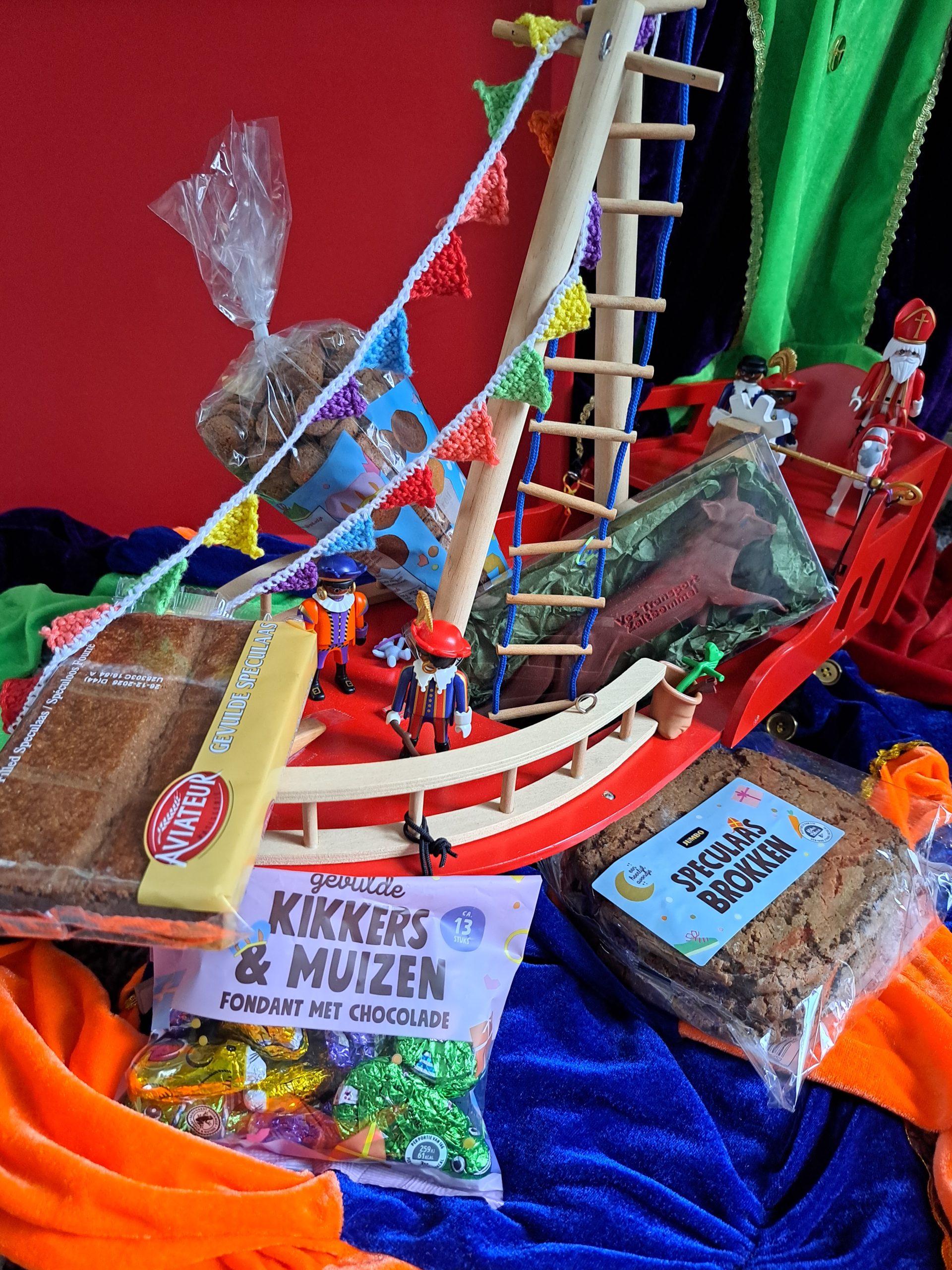 Ook Vos cadeautjes meegekomen met de Pakjesboot